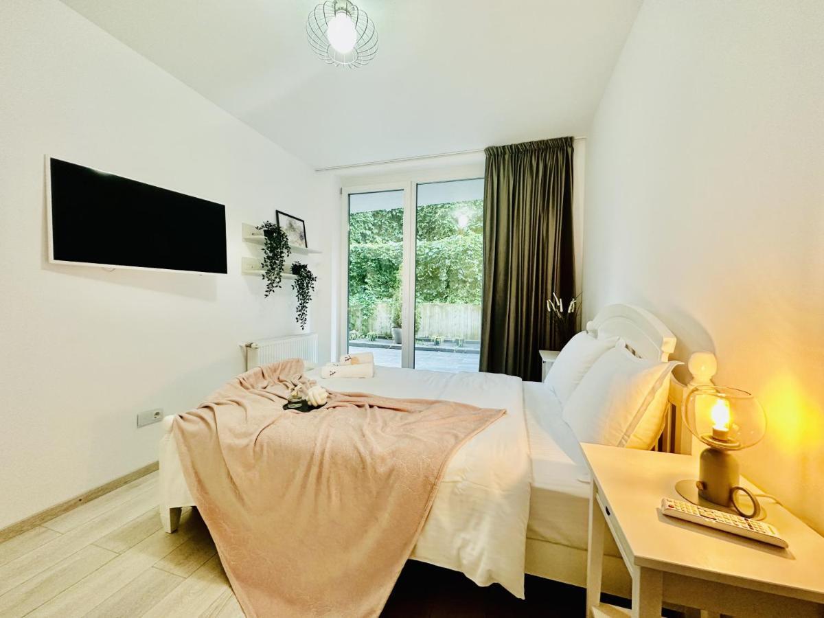 Palfi Apartment With Garden & Parking Κλουζ-Ναπόκα Εξωτερικό φωτογραφία